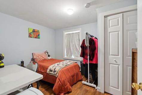 1569 Roosevelt Trail Raymond ME 04071