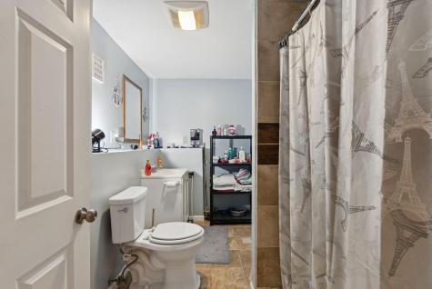 1569 Roosevelt Trail Raymond ME 04071