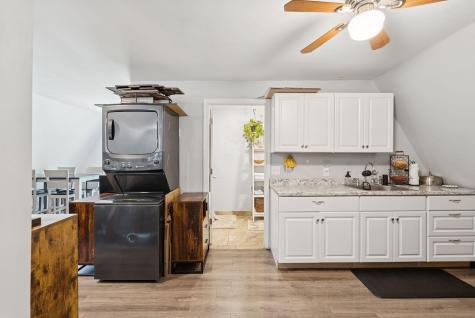 1569 Roosevelt Trail Raymond ME 04071