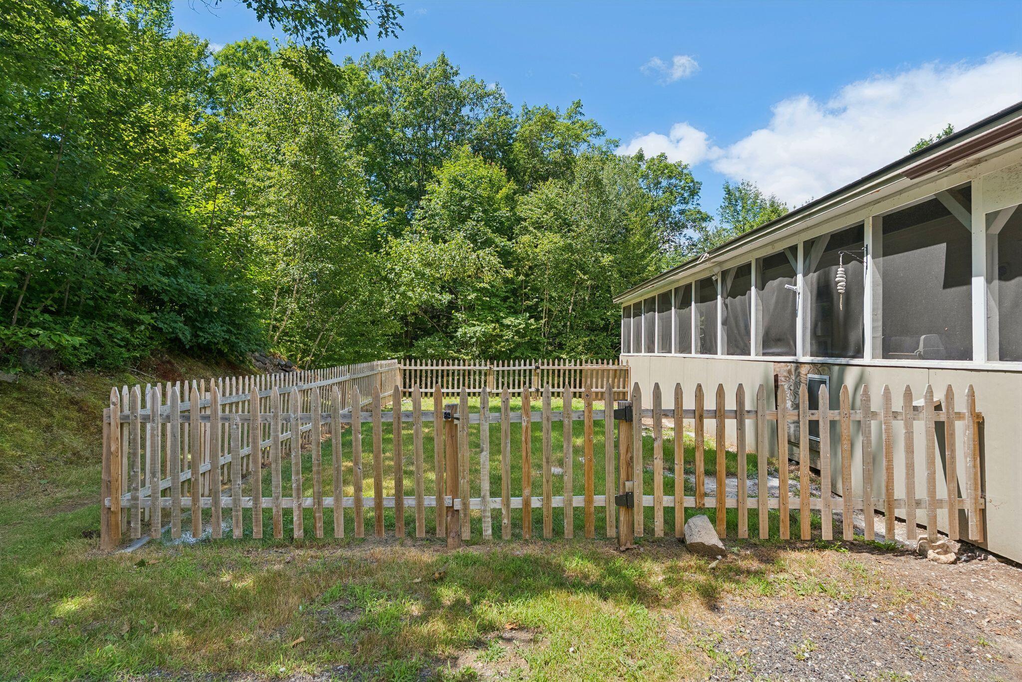 1569 Roosevelt Trail Raymond ME 04071