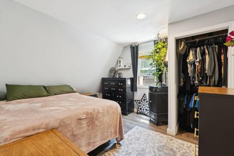 1569 Roosevelt Trail Raymond ME 04071