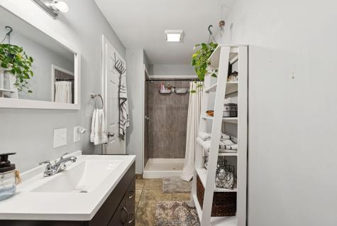 1569 Roosevelt Trail Raymond ME 04071