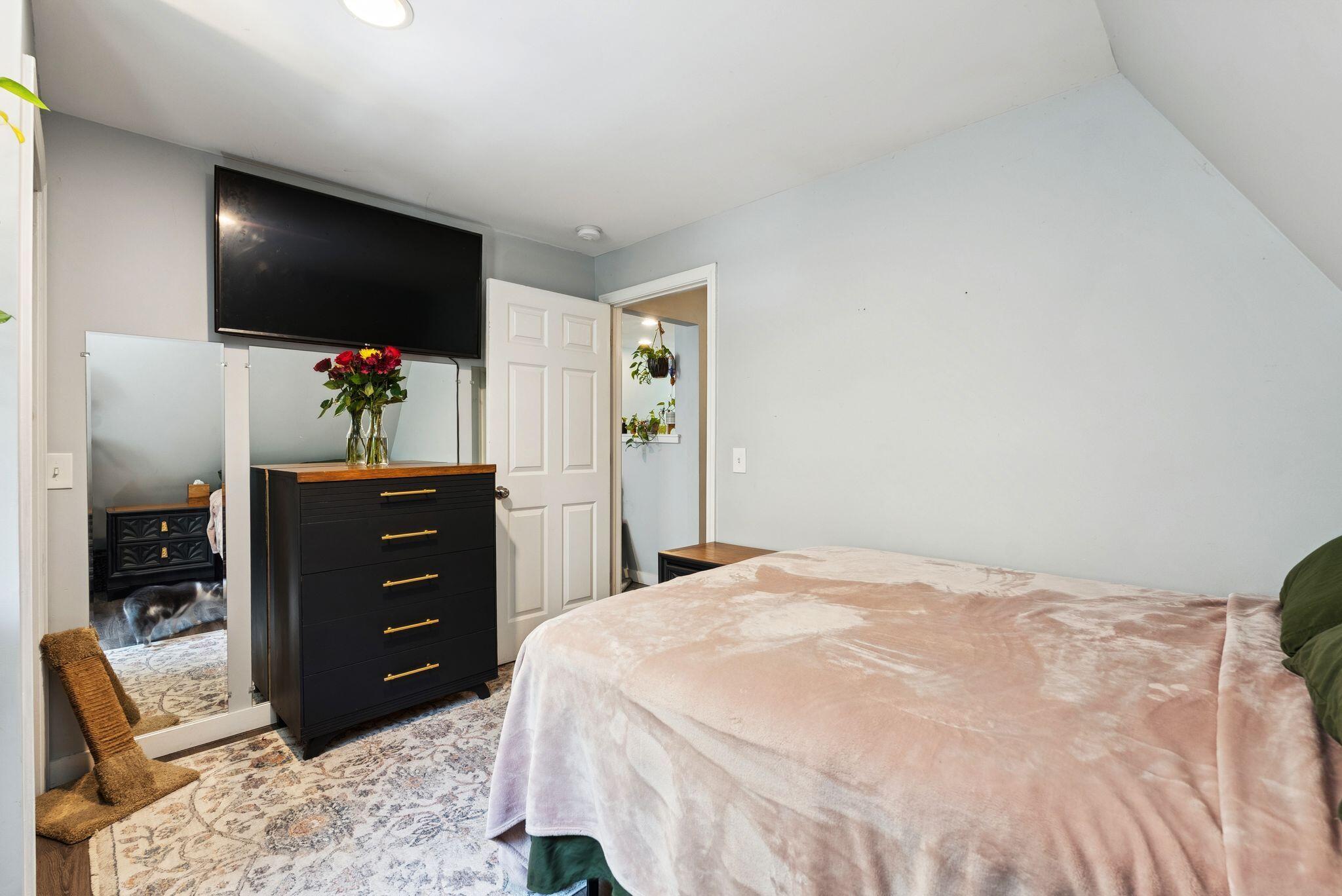 1569 Roosevelt Trail Raymond ME 04071