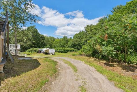 1569 Roosevelt Trail Raymond ME 04071