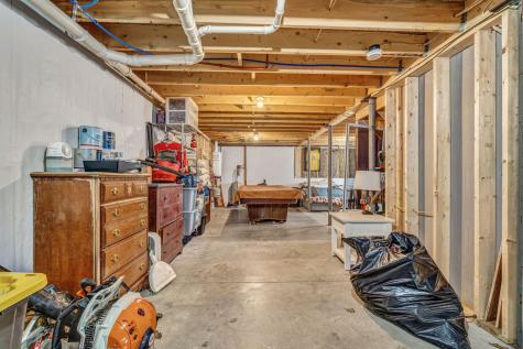 16 Death Valley Road Minot ME 04258