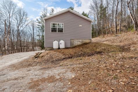 16 Death Valley Road Minot ME 04258