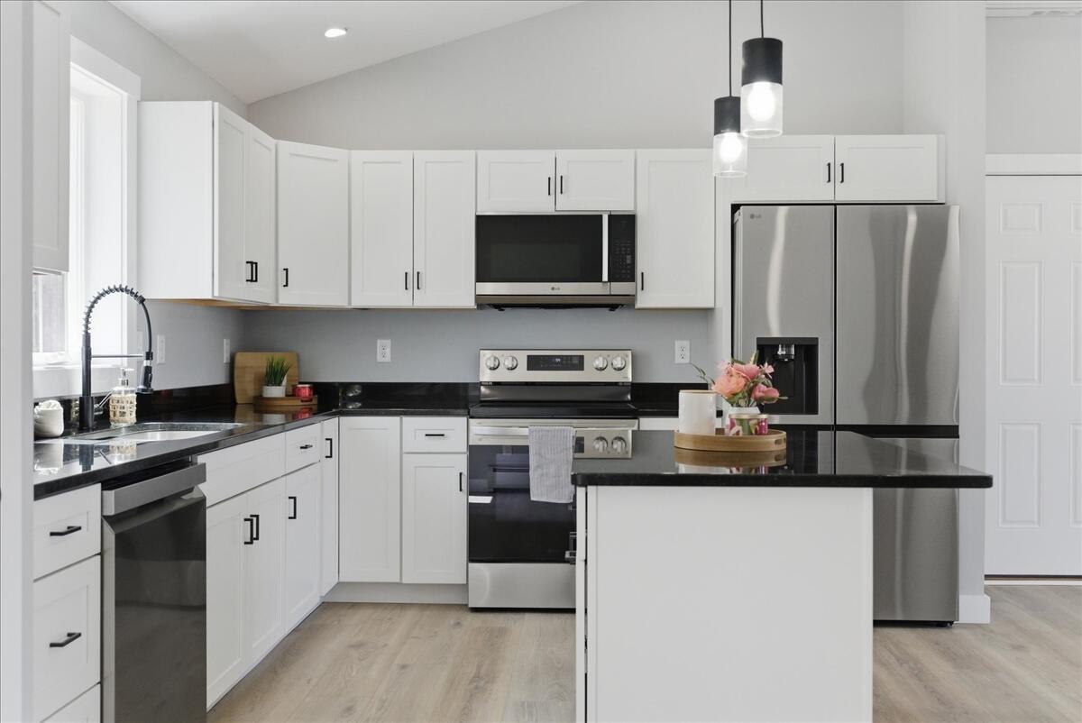 10 Meadow Lane Oxford ME 04270
