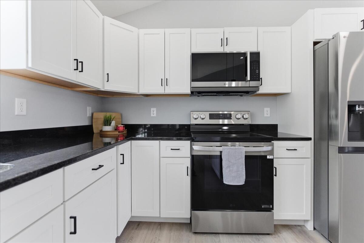 10 Meadow Lane Oxford ME 04270