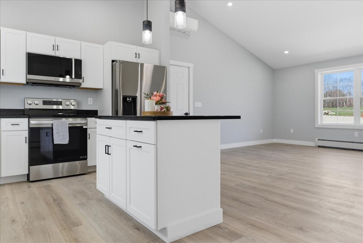 10 Meadow Lane Oxford ME 04270