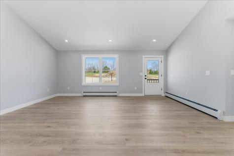 10 Meadow Lane Oxford ME 04270