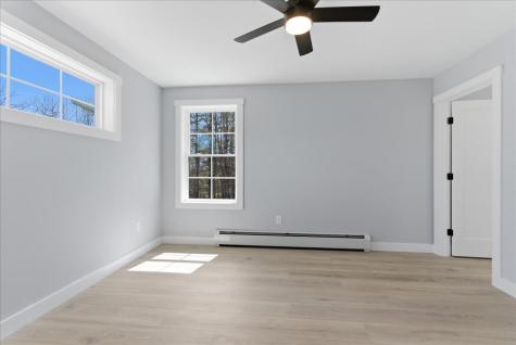 10 Meadow Lane Oxford ME 04270