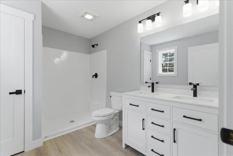 10 Meadow Lane Oxford ME 04270