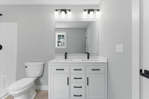 10 Meadow Lane Oxford ME 04270