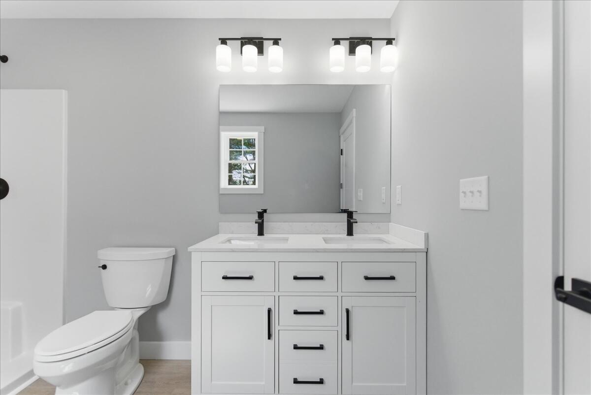 10 Meadow Lane Oxford ME 04270