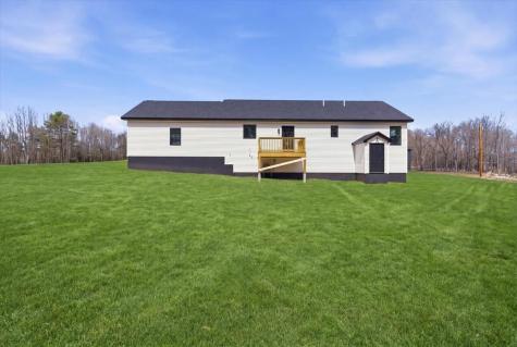 10 Meadow Lane Oxford ME 04270