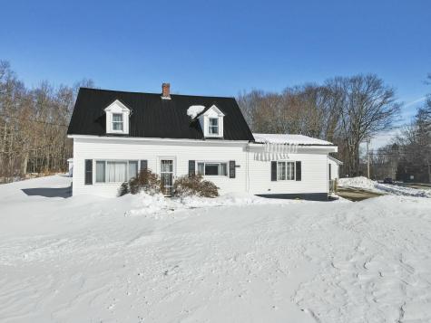 4 Davis Road Eddington ME 04428