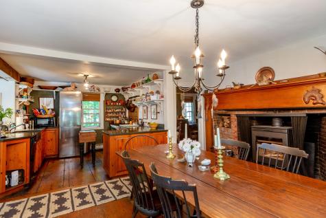 18 Winter Street Topsham ME 04086