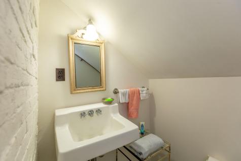 18 Winter Street Topsham ME 04086