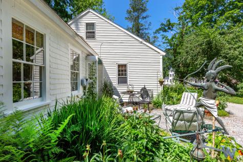 18 Winter Street Topsham ME 04086