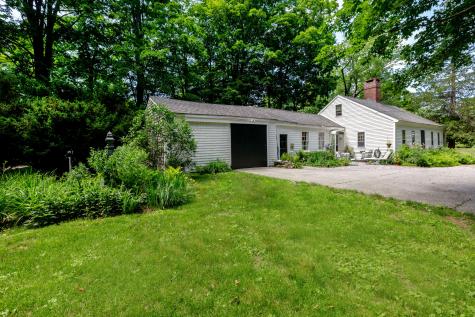 18 Winter Street Topsham ME 04086
