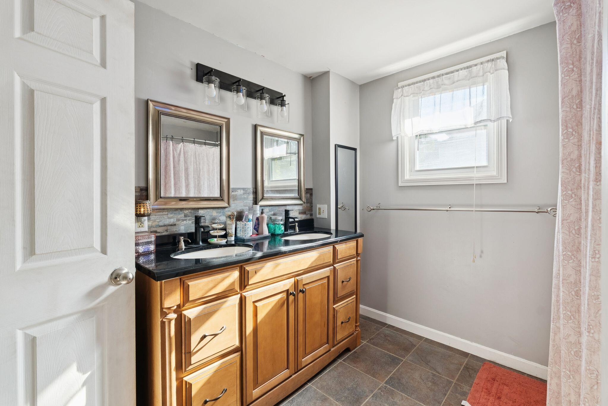 16 Murray Street Augusta ME 04330