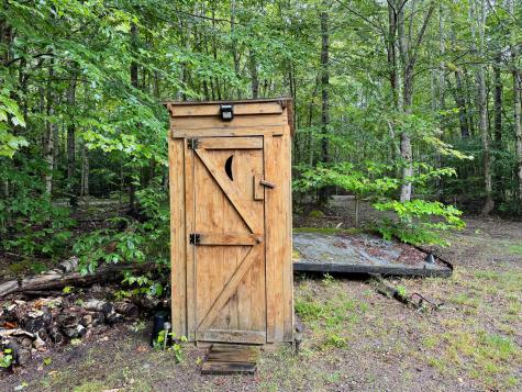 7 Wilderness Way Burlington ME 04417