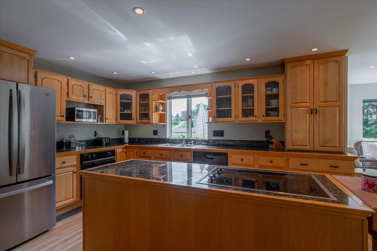 76 Donahue Drive South Thomaston ME 04858