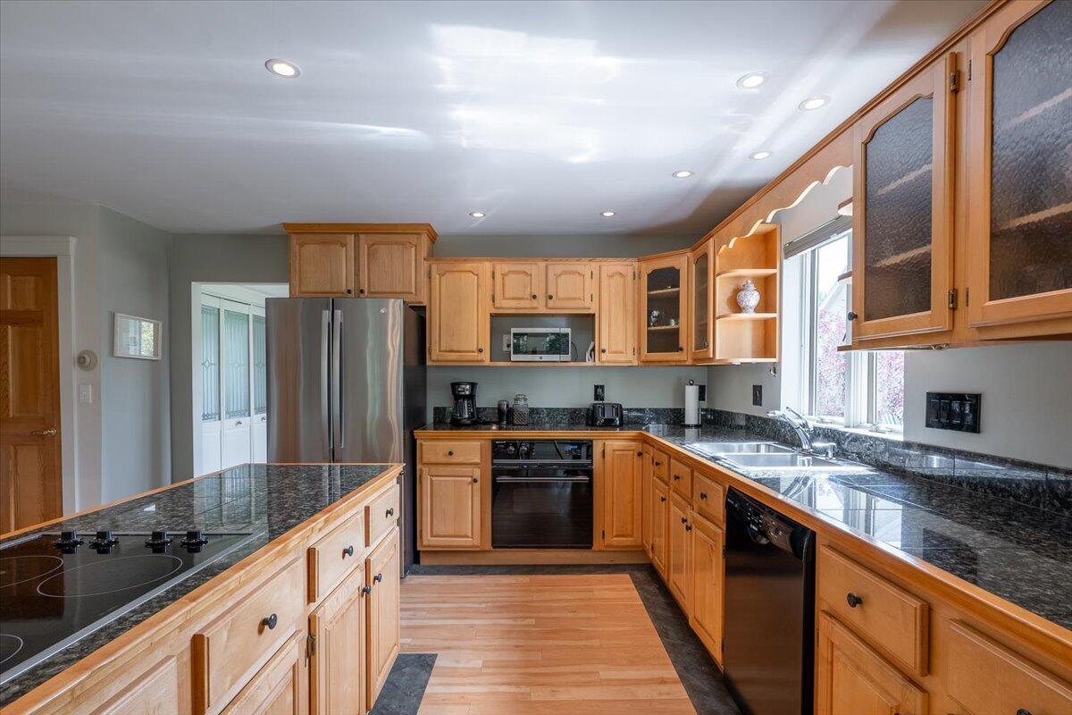 76 Donahue Drive South Thomaston ME 04858