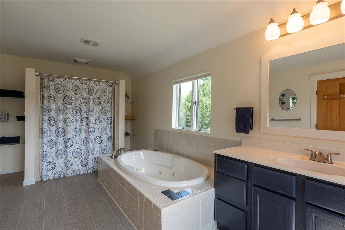 76 Donahue Drive South Thomaston ME 04858