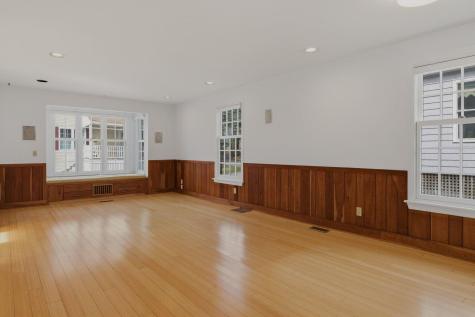 17 Commercial Street Kittery ME 03904