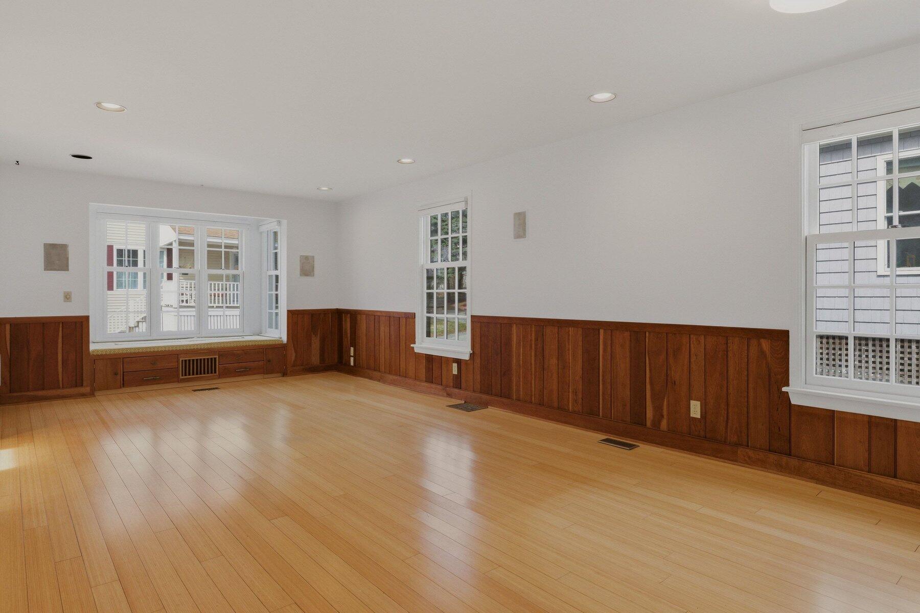 17 Commercial Street Kittery ME 03904
