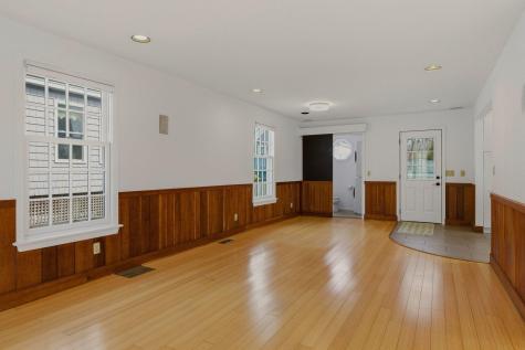 17 Commercial Street Kittery ME 03904