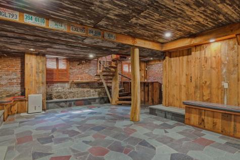 17 Commercial Street Kittery ME 03904