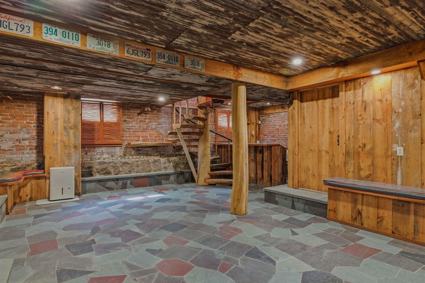 17 Commercial Street Kittery ME 03904