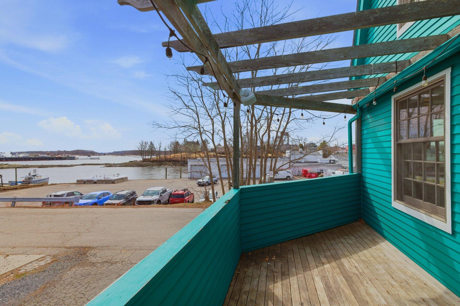 17 Commercial Street Kittery ME 03904