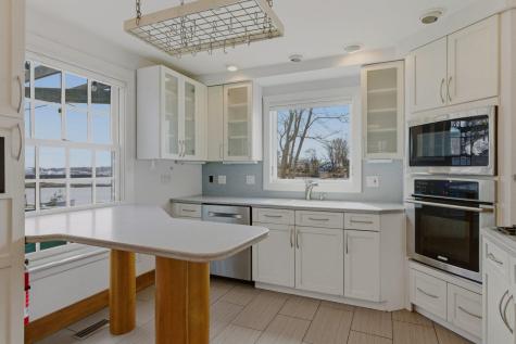 17 Commercial Street Kittery ME 03904