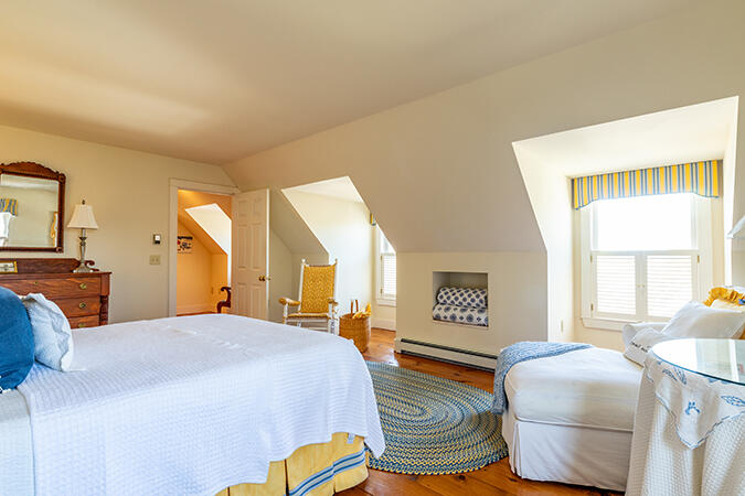 8 Chestnut Hill Camden ME 04843