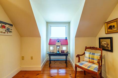 8 Chestnut Hill Camden ME 04843
