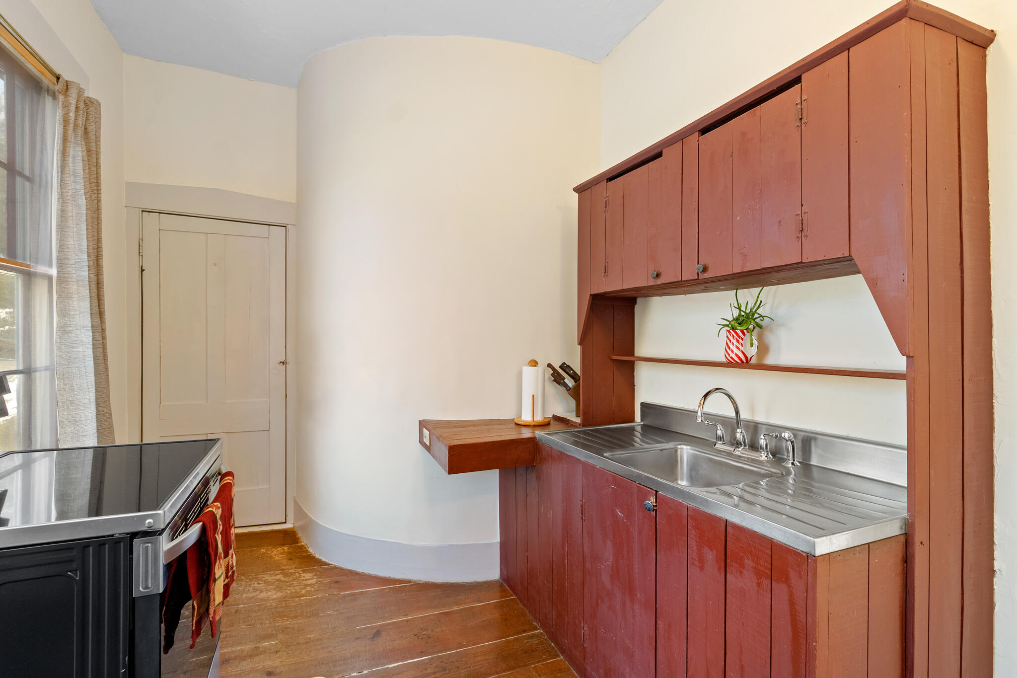 16 School Street Waldoboro ME 04572