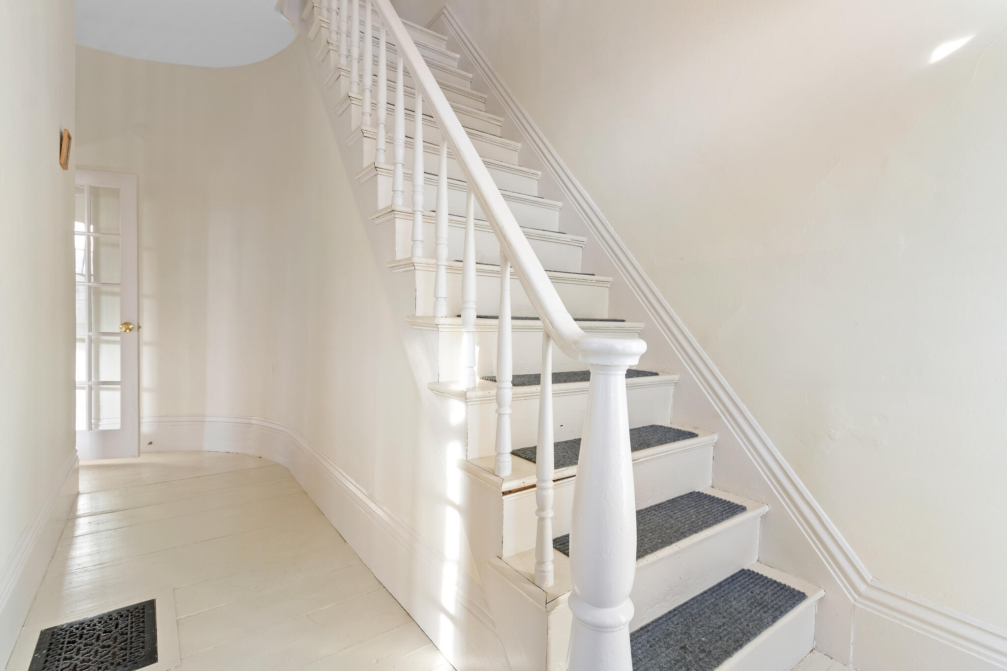 16 School Street Waldoboro ME 04572