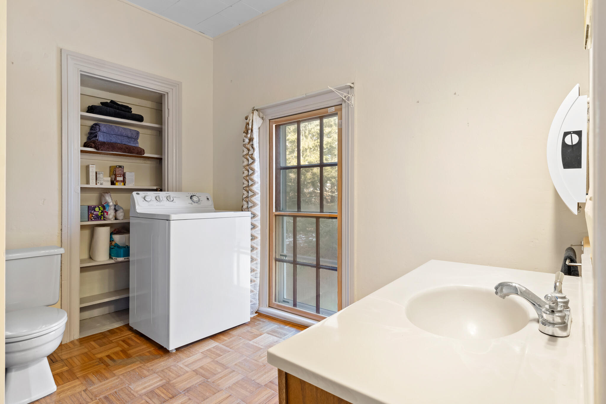 16 School Street Waldoboro ME 04572