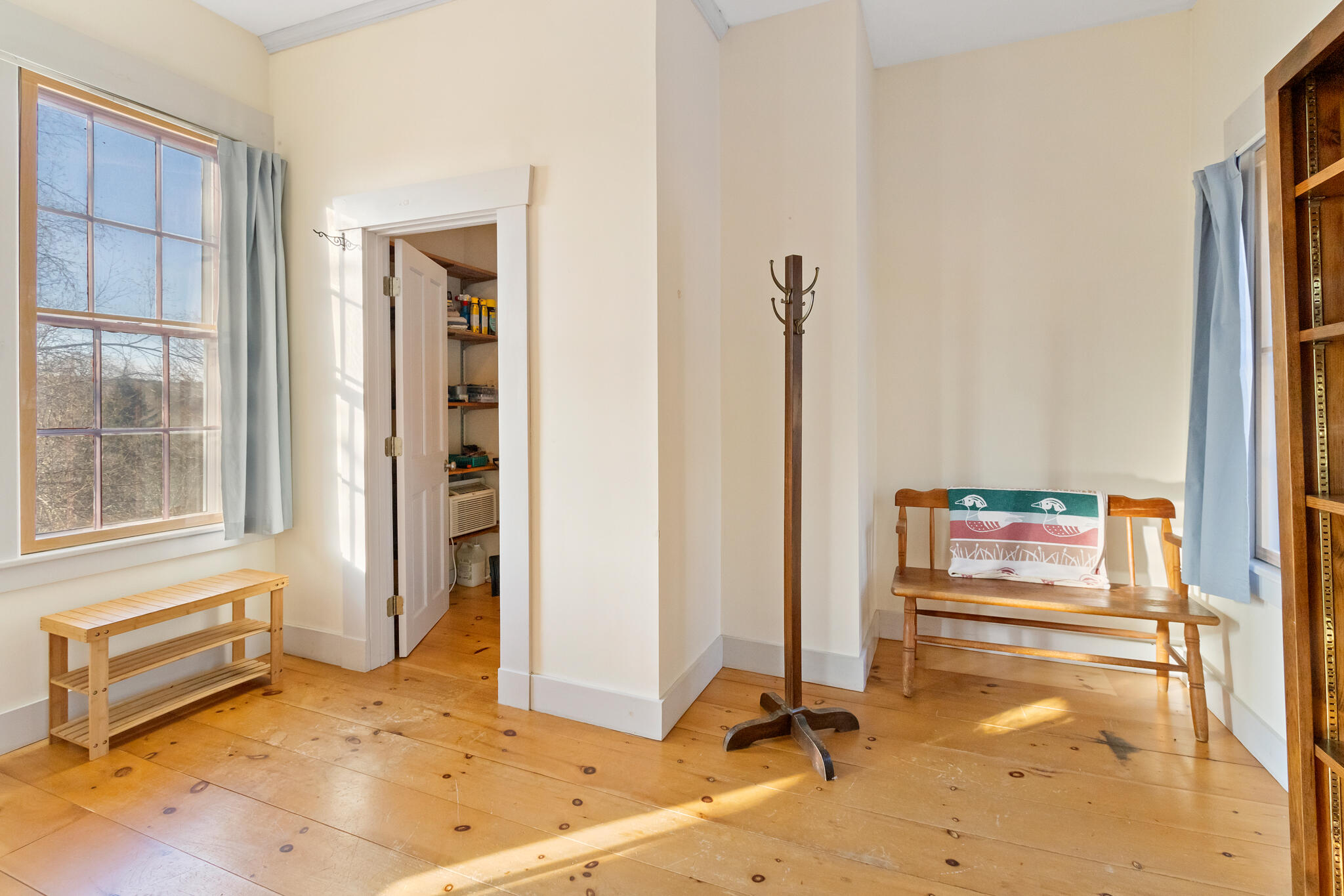 16 School Street Waldoboro ME 04572