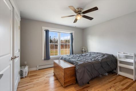 18 Boxwood Lane Hermon ME 04401