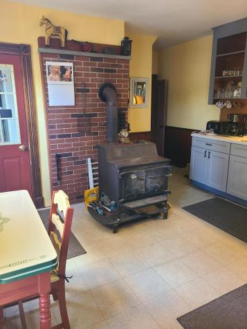 518 Main Street Oxford ME 04270