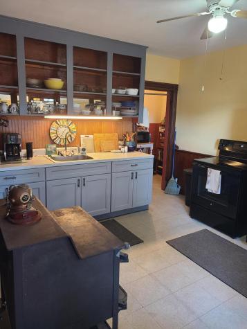 518 Main Street Oxford ME 04270