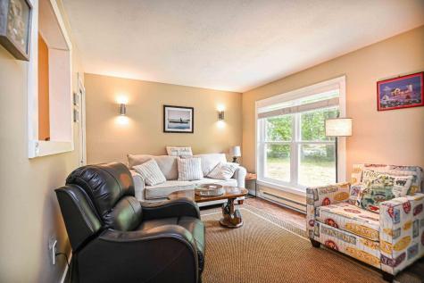 24 Dean Road York ME 03909