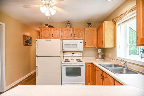24 Dean Road York ME 03909