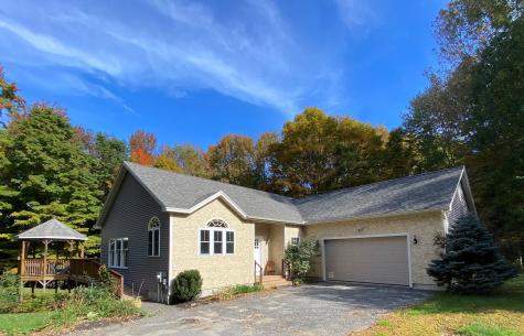 10 Mabel Way Falmouth ME 04105