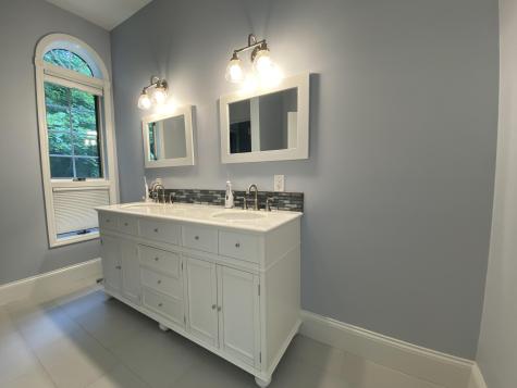 10 Mabel Way Falmouth ME 04105