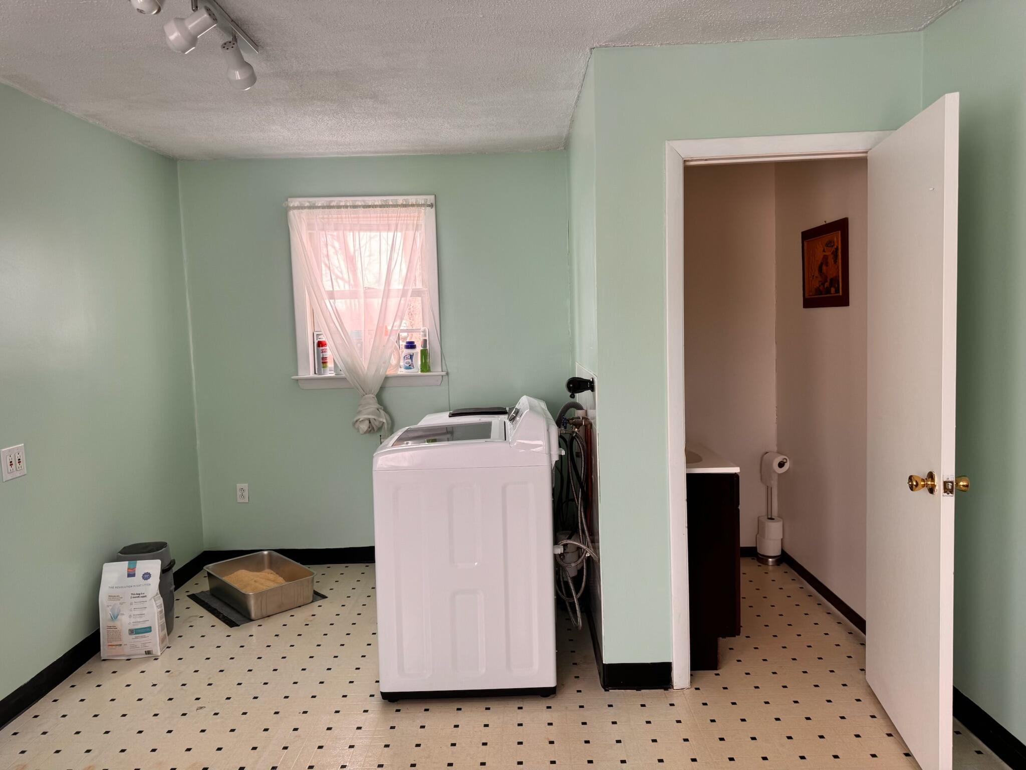 21 Thomas Avenue Caribou ME 04736